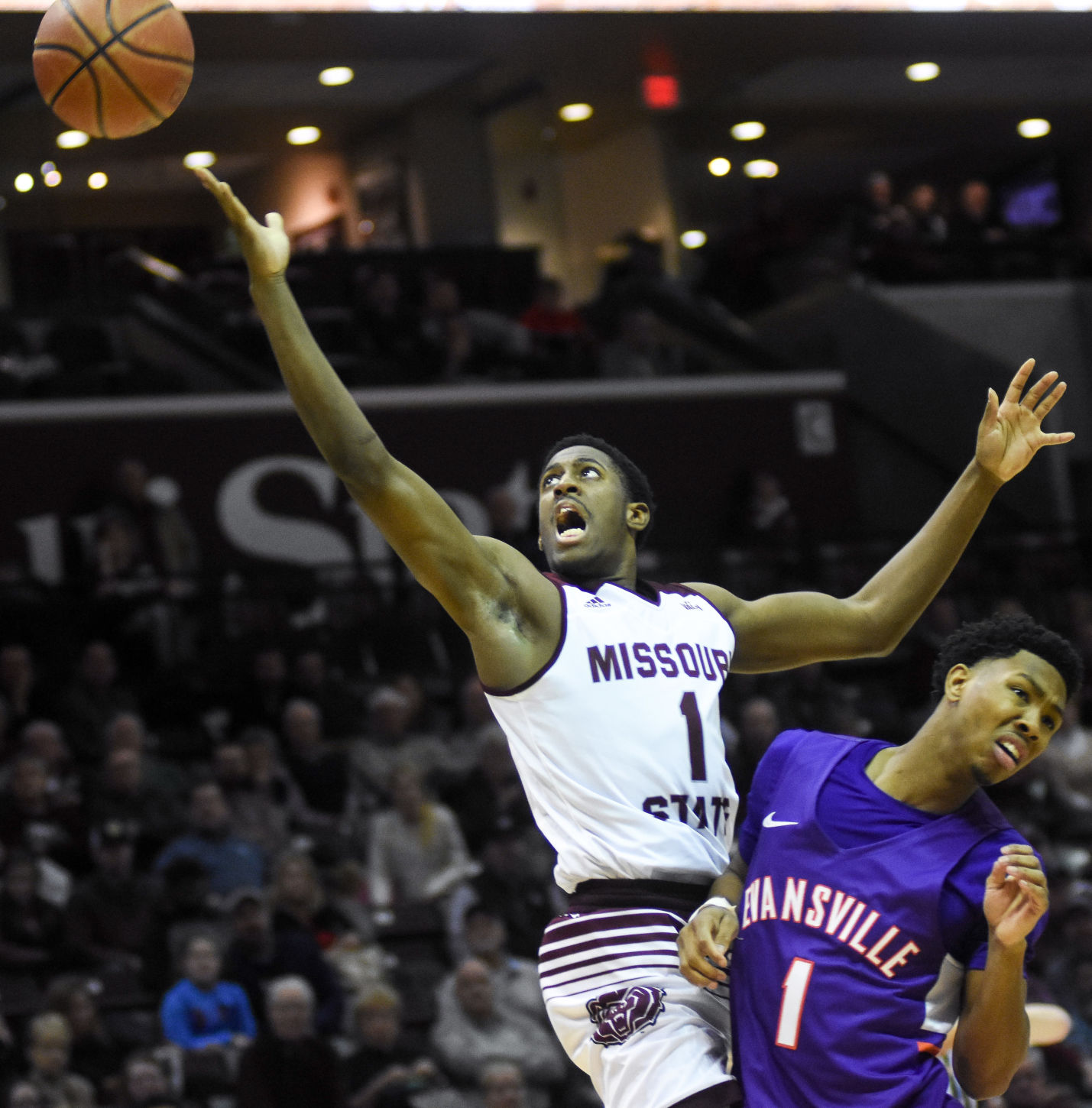 Keandre Cook shoots